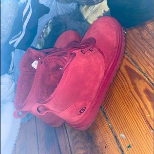 Red Ugg Neumels